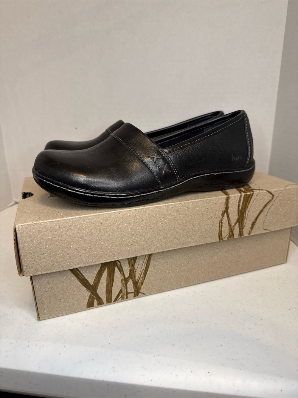 Born concept Women's Black Slip-On Comfort Loafers size 6